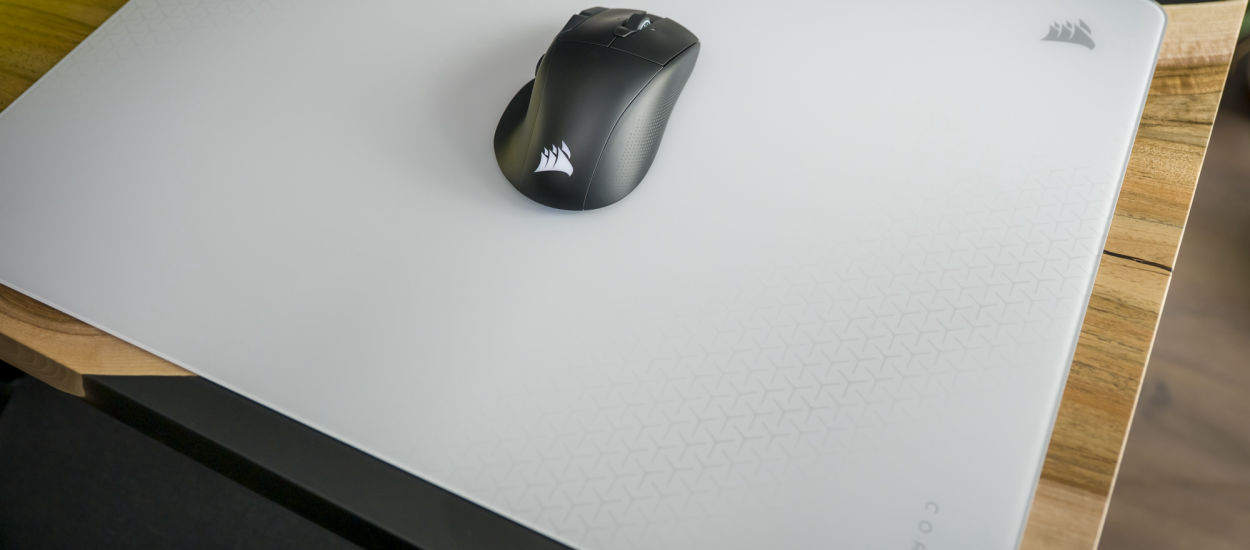 Dla kogo jest szklana podkładka pod mysz? Sprawdziłem Corsair MM Glass Large
