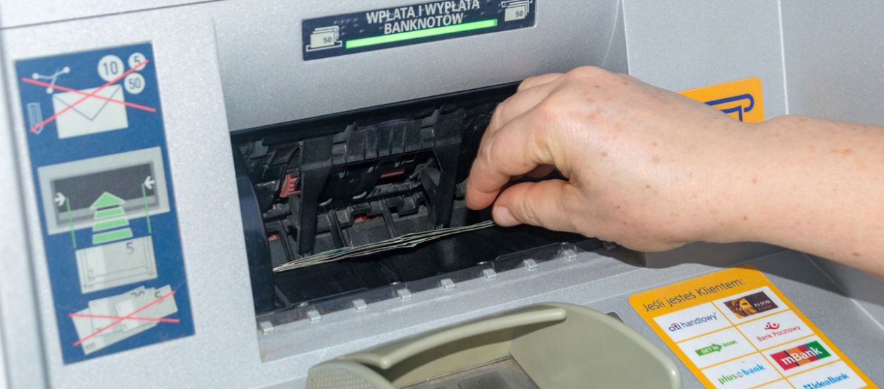 Masz konto w tym banku? Wyłączy BLIK i bankomaty