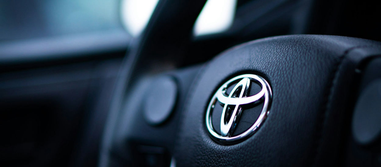 Wielka akcja serwisowa Toyoty. Auta będą sprawdzać... młotkiem