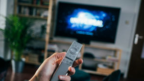 Dwa najgorsze miejsca na telewizor w domu — technicy radzą ich unikać