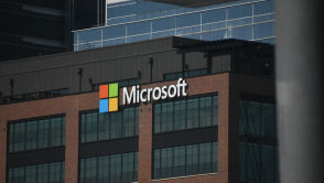 Padł ofiarą hakerów, a Microsoft kazał kupić mu wszystko od nowa. Sprawa trafiła do sądu