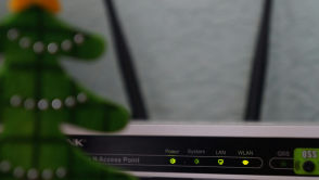 Po co kłaść monetę na routerze WiFi? Zaskakujące wyjaśnienie