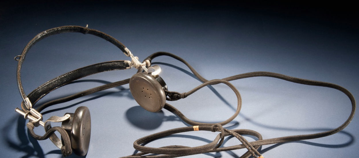 Żegnajcie słuchawki Bluetooth: dlaczego wracamy do kabla