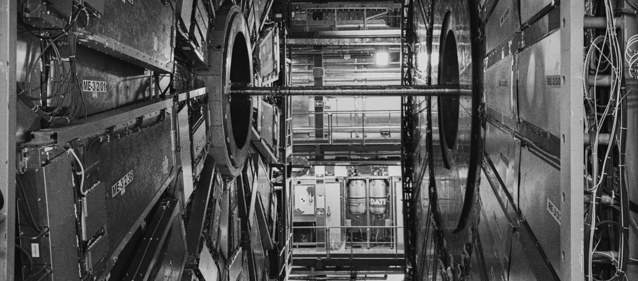 CERN przechodzi na Debiana. Wcześniej korzystali z Red Hata